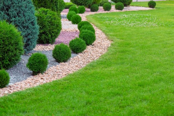 Edging Stones Installation in Hudson